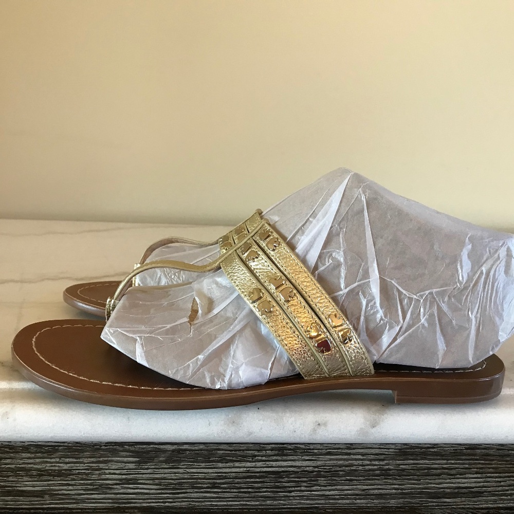 KATE SPADE PATENT LEATHER GOLD SANDAL - Picture 3 of 15